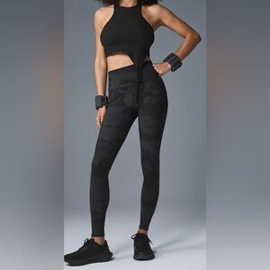 ALO YOGA High-Waist Camo Vapor Legging Green Black Excellent Condition XXS $128